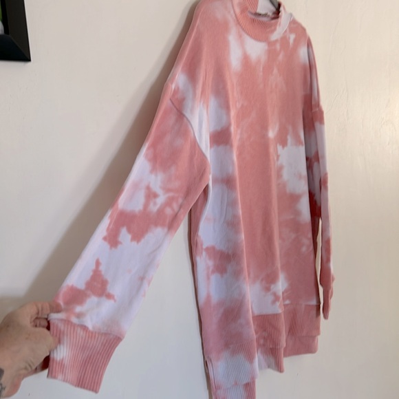 Wonderly Tie Dye Super Soft Sweater - Picture 2 of 7